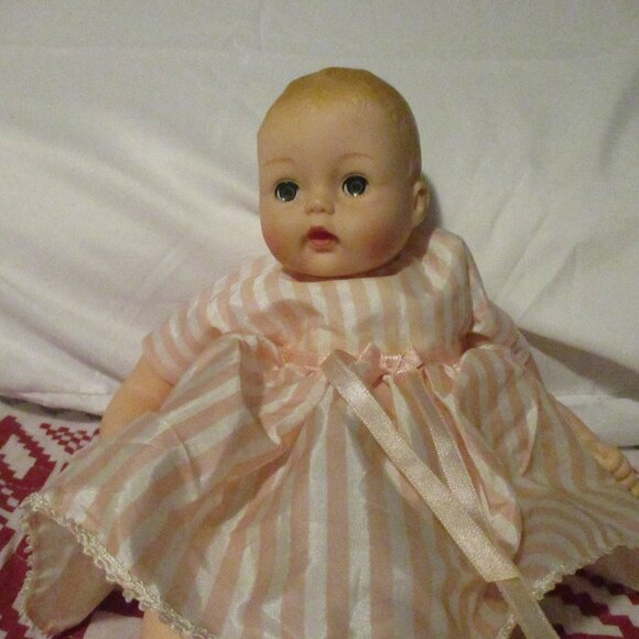 Madame Alexander Baby Doll Huggums Full of Posies - Picture 5 of 8
